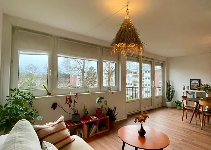 Séjour chez l'habitant Private room in a luminous&spacious appartement Lambersart